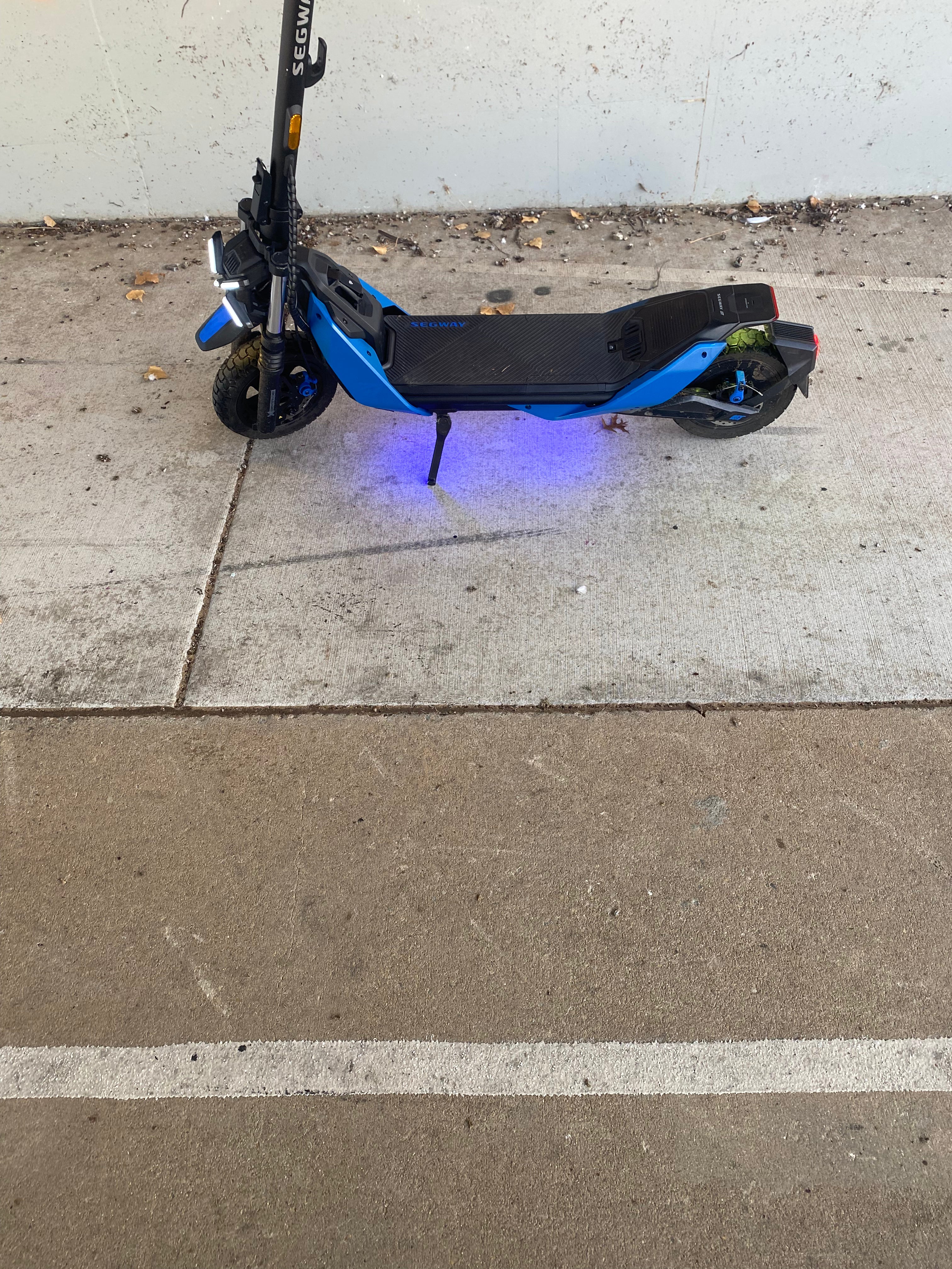 Wireless LED Safety Warning Light for E-Scooters & Bikes