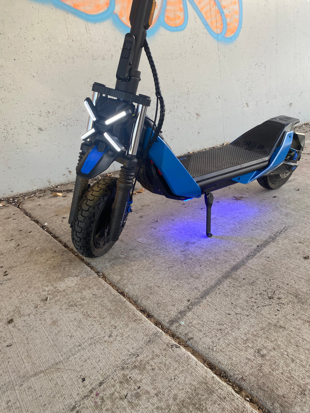 Wireless LED Safety Warning Light for E-Scooters & Bikes